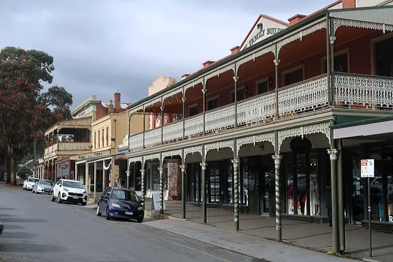 Castlemaine street and hotel on a winter's day. One of the best things to do in Castlemaine is stroll the streets admiring the traditional architecture.